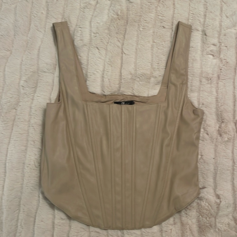 Faux leather corset top tam cream color